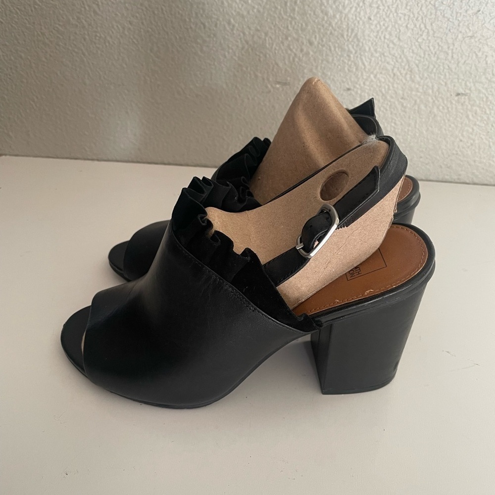 14TH & UNION Black ruffle trim open toe block heel sandal size 9W - Picture 4 of 13